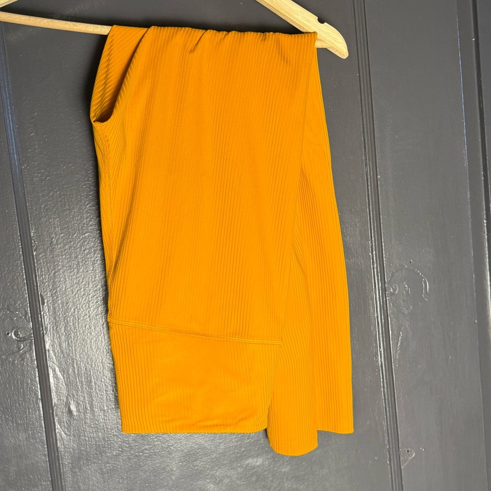 Vibrant Orange Ribbed Girlfriend Collective Leggings!